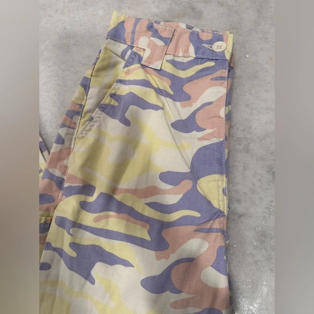 Topshop high rise straight leg utility pants in pastel camo print size 4 - Picture 9 of 13
